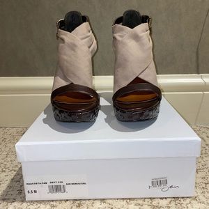 Halogen ‘Acosta’ Wedge Sandal